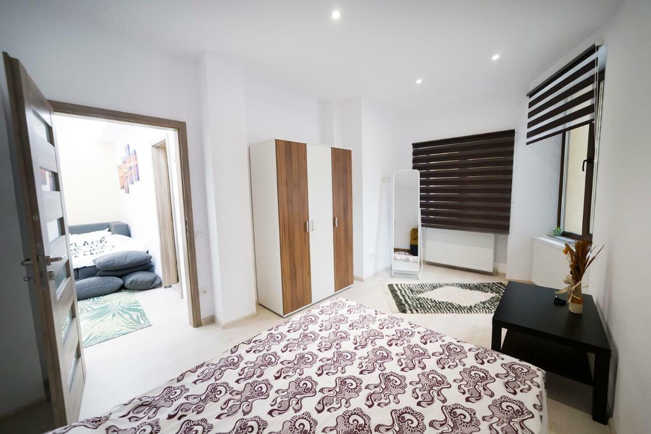 Central Apartment- Shumi'S Cluj-Napoca Eksteriør billede