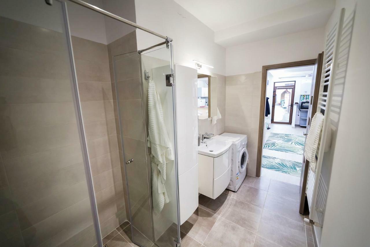 Central Apartment- Shumi'S Cluj-Napoca Eksteriør billede
